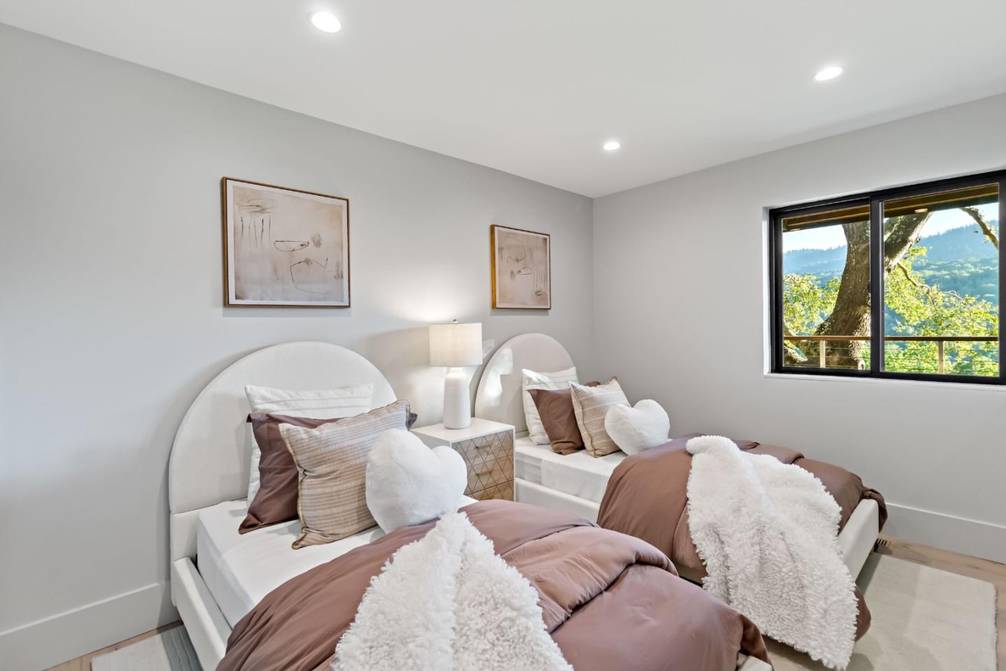 Detail Gallery Image 35 of 49 For 8 Hawkview St, Portola Valley,  CA 94028 - 4 Beds | 3/1 Baths