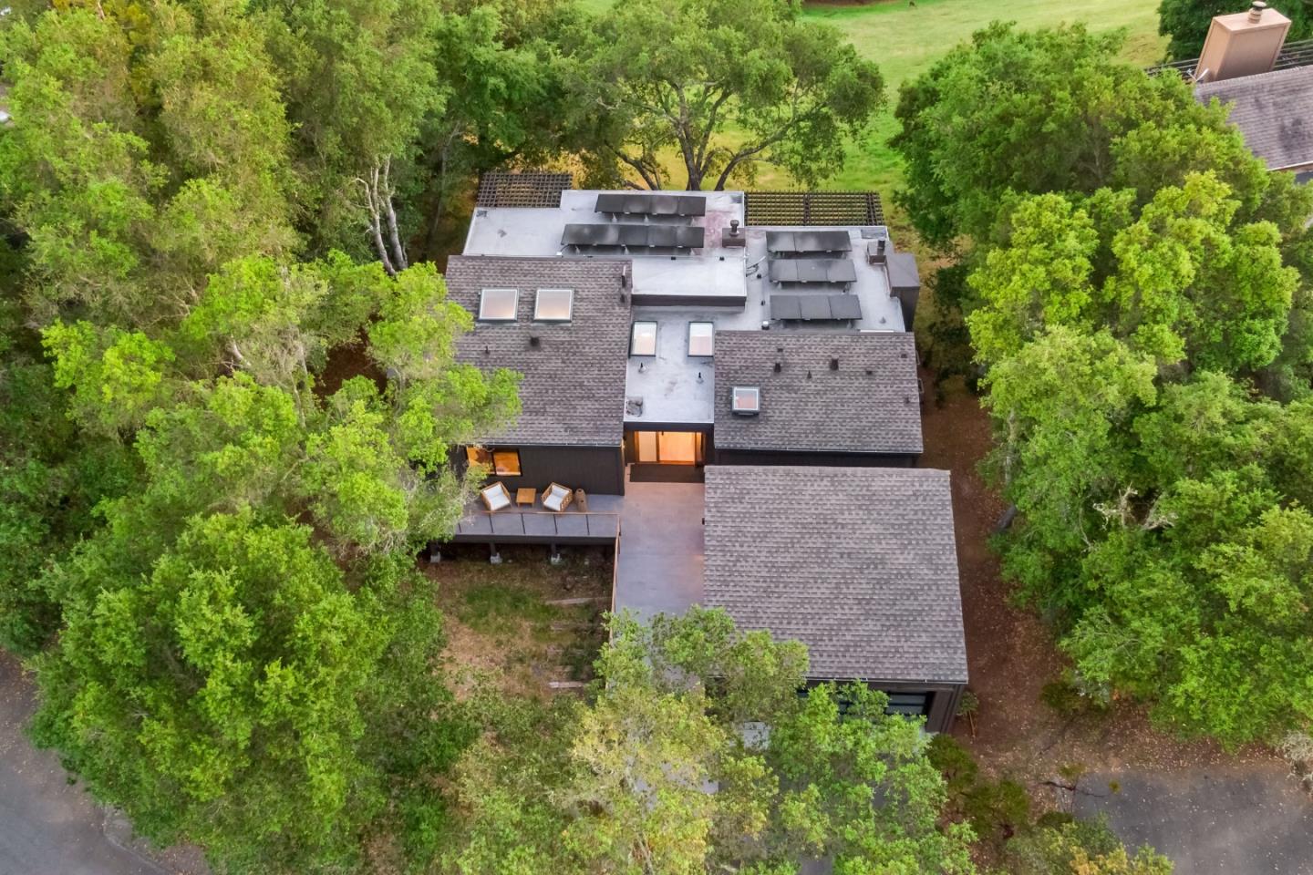 Detail Gallery Image 42 of 49 For 8 Hawkview St, Portola Valley,  CA 94028 - 4 Beds | 3/1 Baths