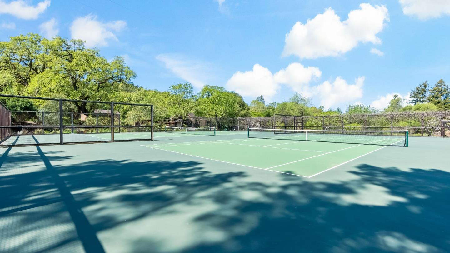 Detail Gallery Image 55 of 61 For 8 Hawkview St, Portola Valley,  CA 94028 - 4 Beds | 3/1 Baths