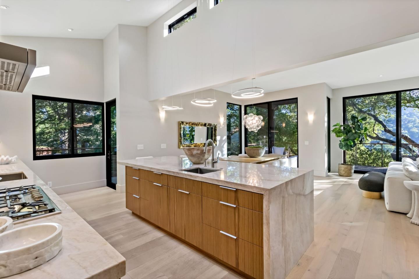 Detail Gallery Image 8 of 49 For 8 Hawkview St, Portola Valley,  CA 94028 - 4 Beds | 3/1 Baths