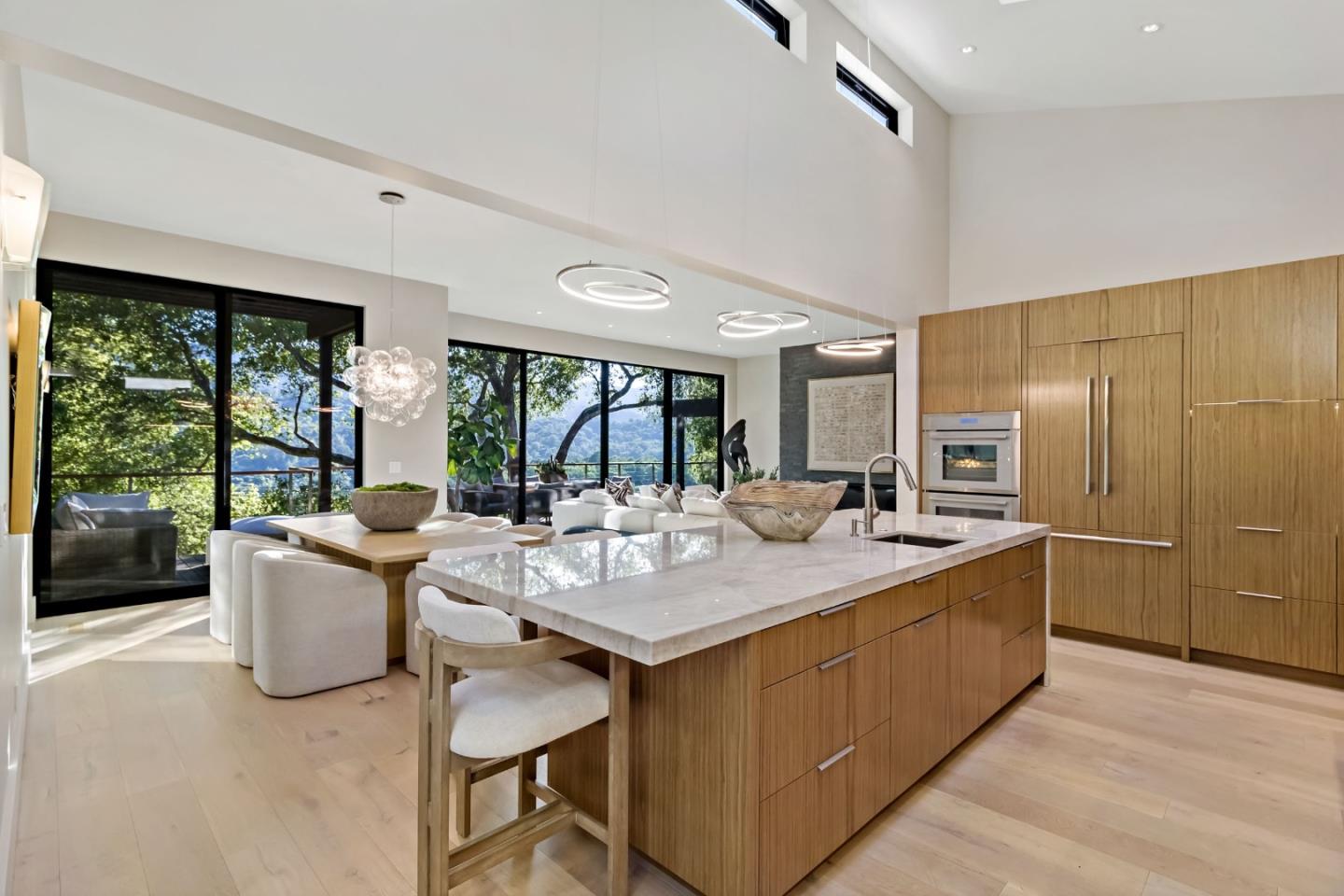 Detail Gallery Image 9 of 49 For 8 Hawkview St, Portola Valley,  CA 94028 - 4 Beds | 3/1 Baths