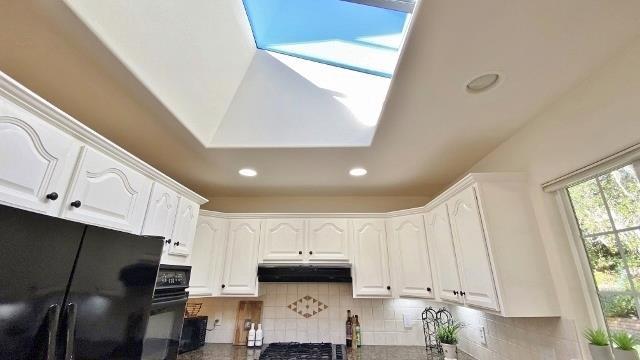 Detail Gallery Image 12 of 41 For 25349 Flanders Dr, Carmel,  CA 93923 - 3 Beds | 2 Baths