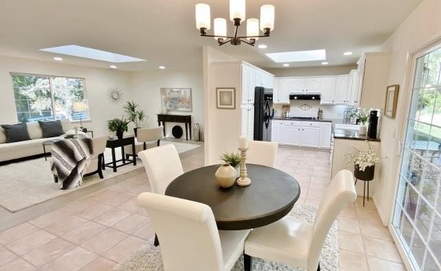 Detail Gallery Image 8 of 41 For 25349 Flanders Dr, Carmel,  CA 93923 - 3 Beds | 2 Baths