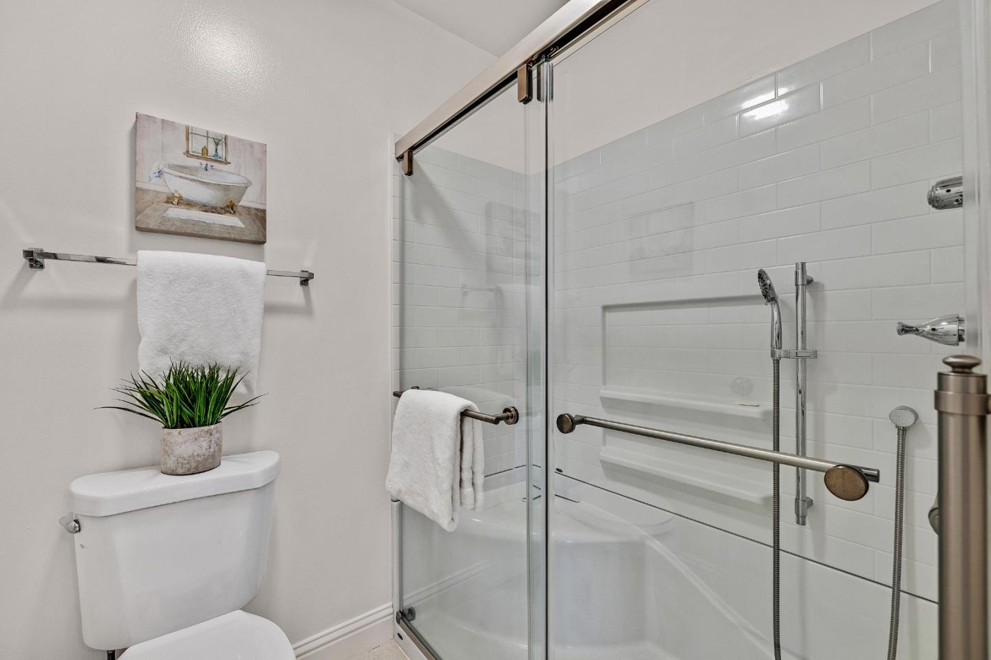 Detail Gallery Image 17 of 55 For 3405 Catalina Ave, Alameda,  CA 94502 - 2 Beds | 2 Baths