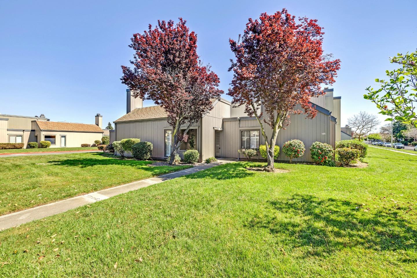 Detail Gallery Image 32 of 55 For 3405 Catalina Ave, Alameda,  CA 94502 - 2 Beds | 2 Baths