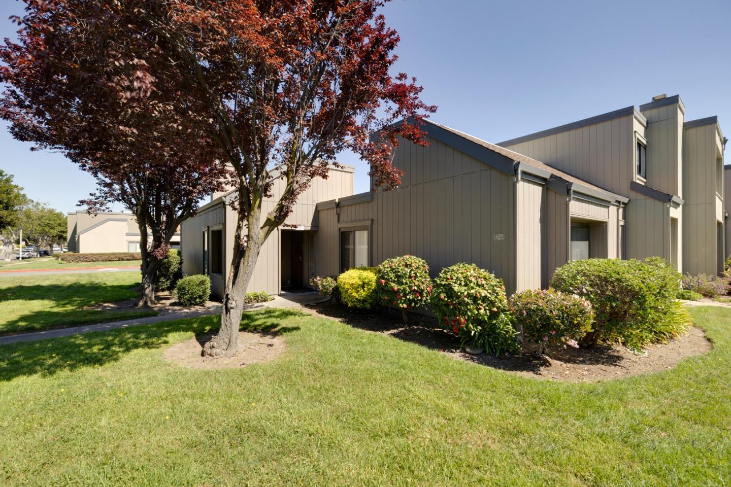 Detail Gallery Image 33 of 55 For 3405 Catalina Ave, Alameda,  CA 94502 - 2 Beds | 2 Baths