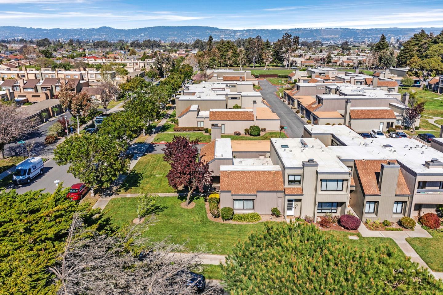 Detail Gallery Image 43 of 55 For 3405 Catalina Ave, Alameda,  CA 94502 - 2 Beds | 2 Baths