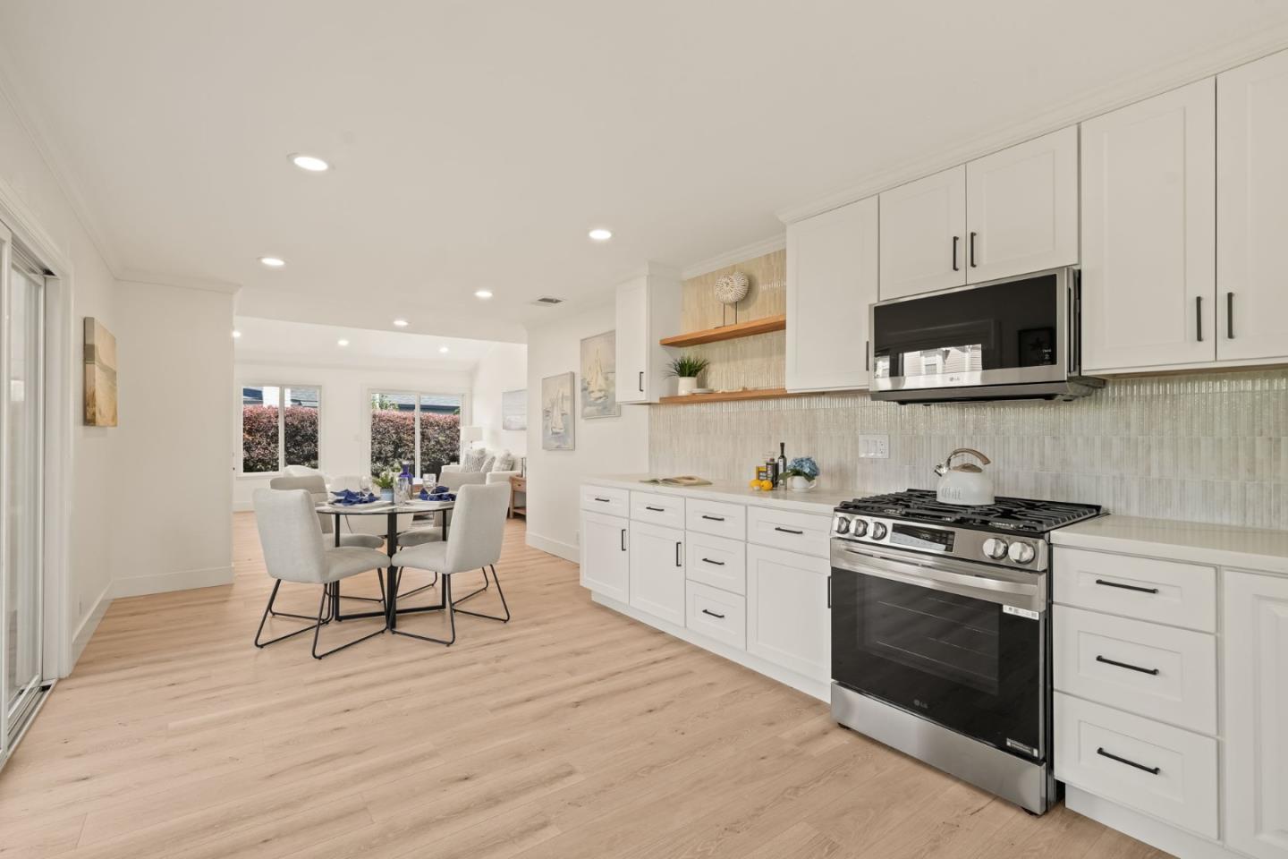 Detail Gallery Image 8 of 22 For 5330 Hansell Dr, San Jose,  CA 95123 - 3 Beds | 2 Baths