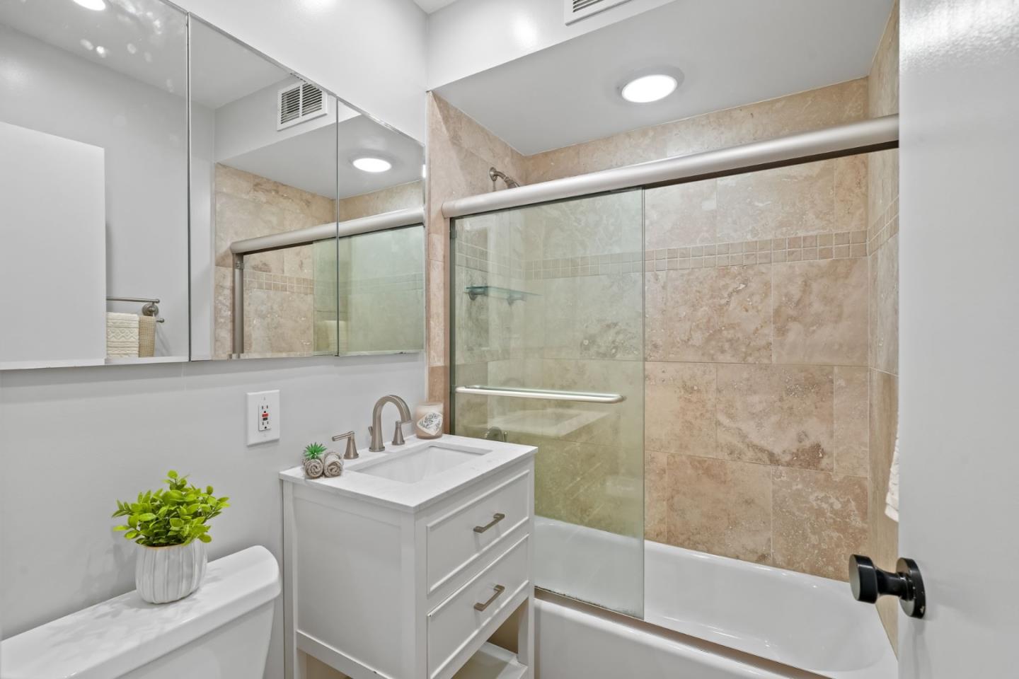 Detail Gallery Image 13 of 17 For 1250 Clay St #103,  San Francisco,  CA 94108 - 1 Beds | 1 Baths
