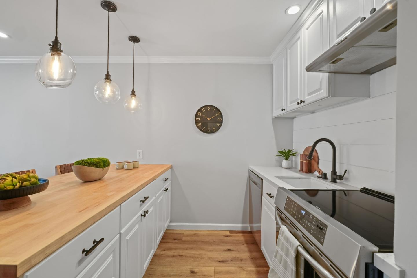 Detail Gallery Image 3 of 17 For 1250 Clay St #103,  San Francisco,  CA 94108 - 1 Beds | 1 Baths