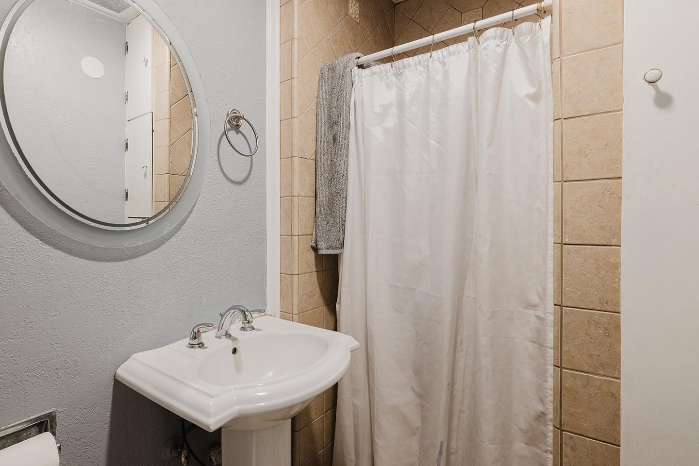 Detail Gallery Image 18 of 30 For 15 Rincon Ave, Salinas,  CA 93905 - 4 Beds | 3 Baths