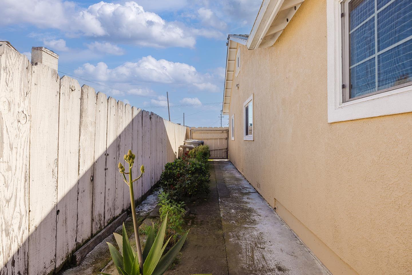 Detail Gallery Image 26 of 30 For 15 Rincon Ave, Salinas,  CA 93905 - 4 Beds | 3 Baths