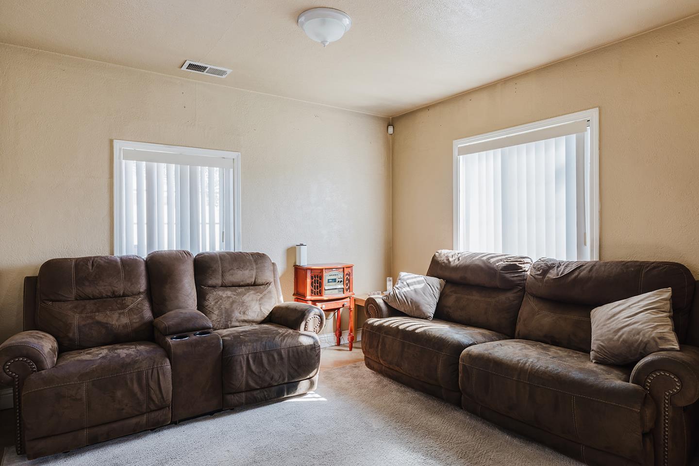 Detail Gallery Image 5 of 30 For 15 Rincon Ave, Salinas,  CA 93905 - 4 Beds | 3 Baths