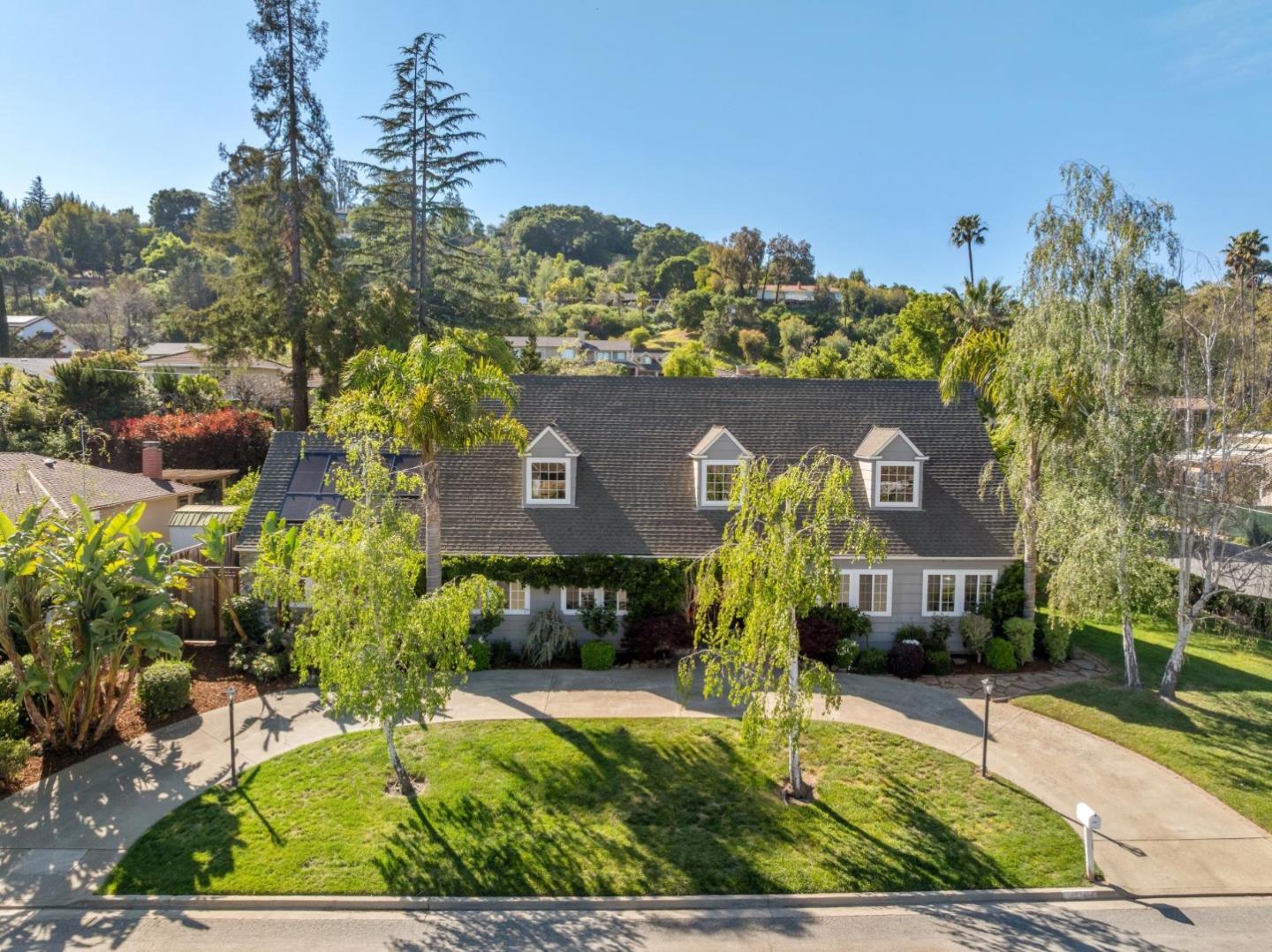 Detail Gallery Image 2 of 47 For 13841 Malcom Ave, Saratoga,  CA 95070 - 5 Beds | 3/1 Baths