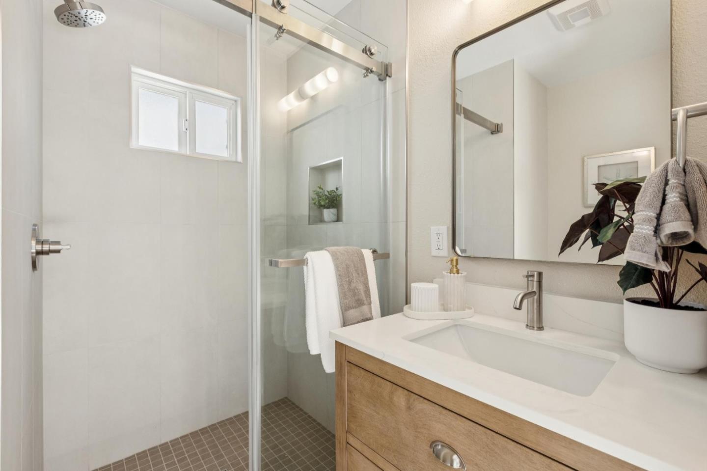 Detail Gallery Image 27 of 47 For 13841 Malcom Ave, Saratoga,  CA 95070 - 5 Beds | 3/1 Baths