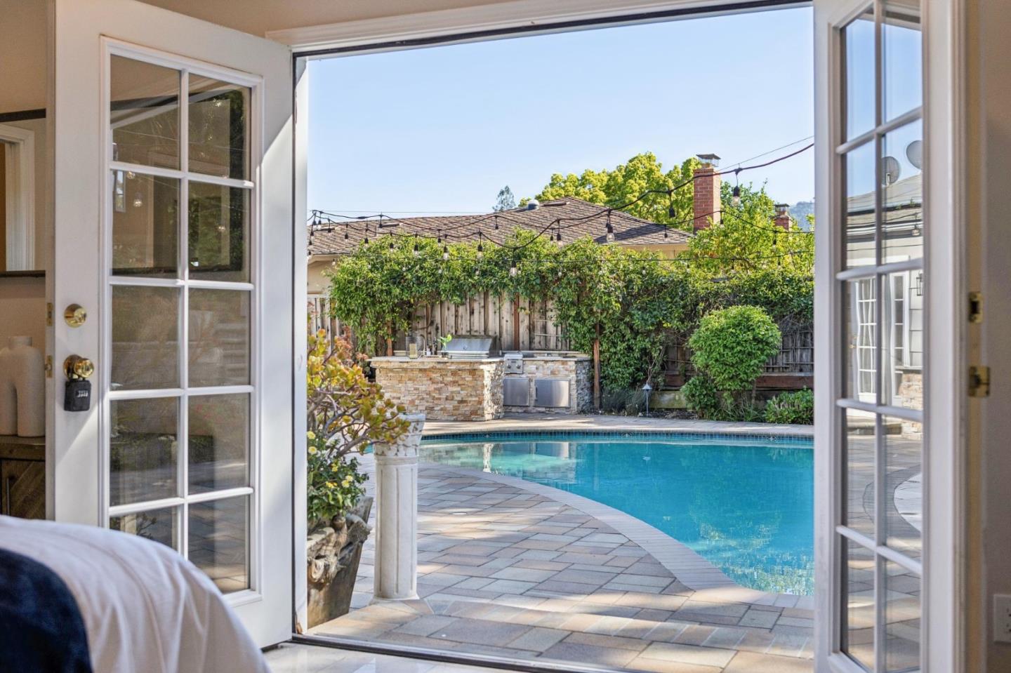 Detail Gallery Image 29 of 47 For 13841 Malcom Ave, Saratoga,  CA 95070 - 5 Beds | 3/1 Baths