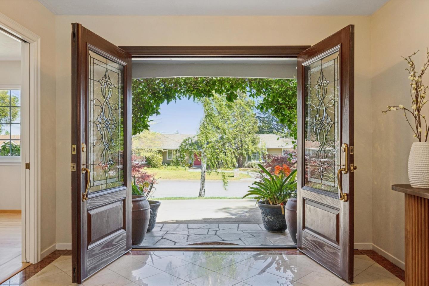 Detail Gallery Image 4 of 47 For 13841 Malcom Ave, Saratoga,  CA 95070 - 5 Beds | 3/1 Baths