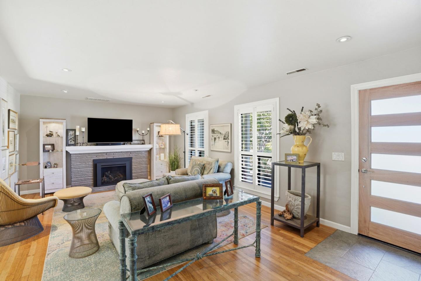 Detail Gallery Image 2 of 41 For 329 Stuart Ave, Pacific Grove,  CA 93950 - 4 Beds | 3 Baths