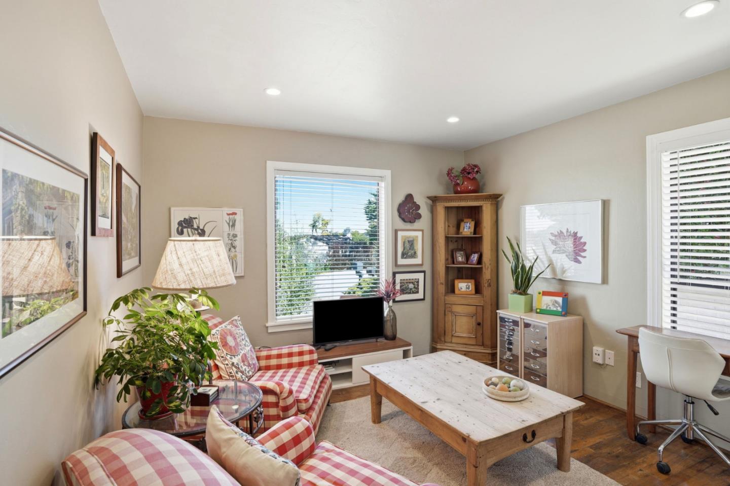 Detail Gallery Image 26 of 41 For 329 Stuart Ave, Pacific Grove,  CA 93950 - 4 Beds | 3 Baths