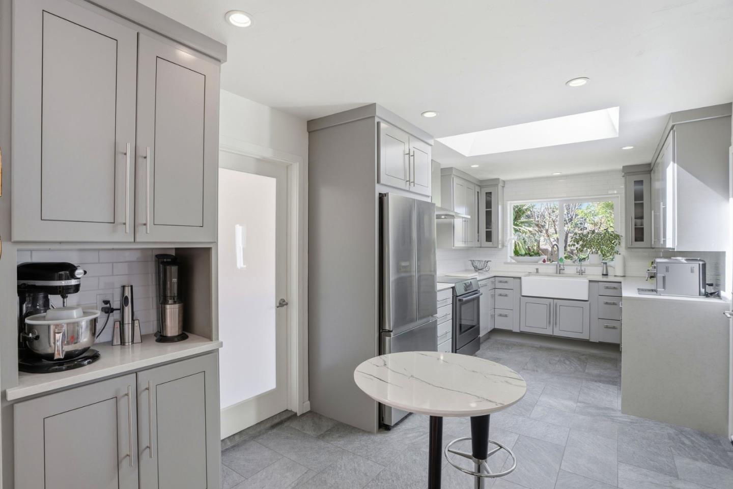 Detail Gallery Image 3 of 41 For 329 Stuart Ave, Pacific Grove,  CA 93950 - 4 Beds | 3 Baths