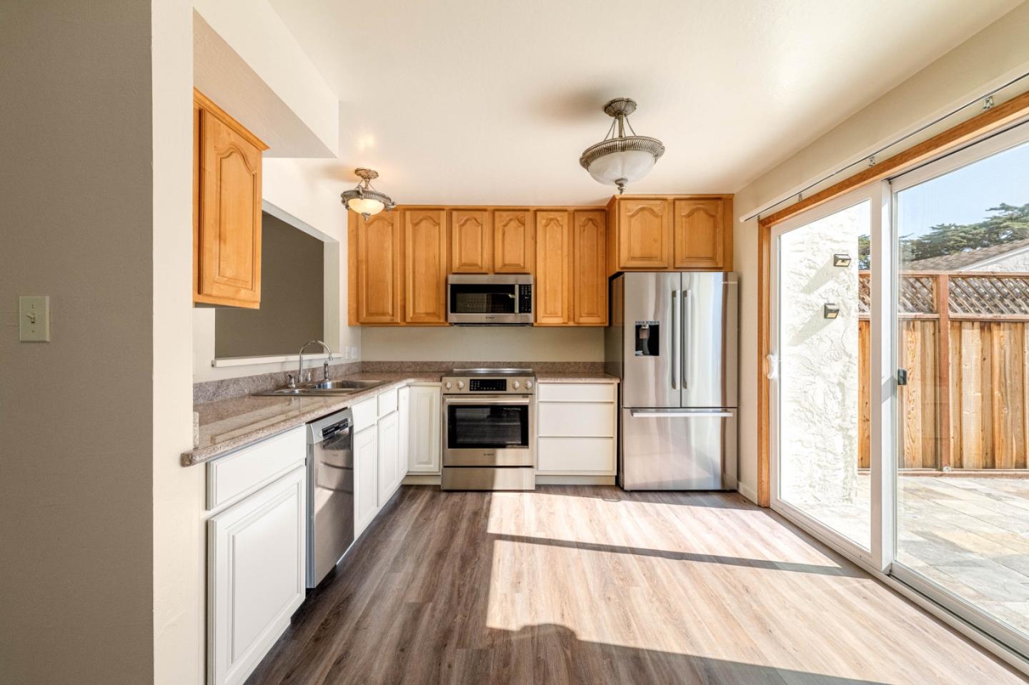 Detail Gallery Image 10 of 30 For 3137 Seacrest Ave #6,  Marina,  CA 93933 - 2 Beds | 1/1 Baths