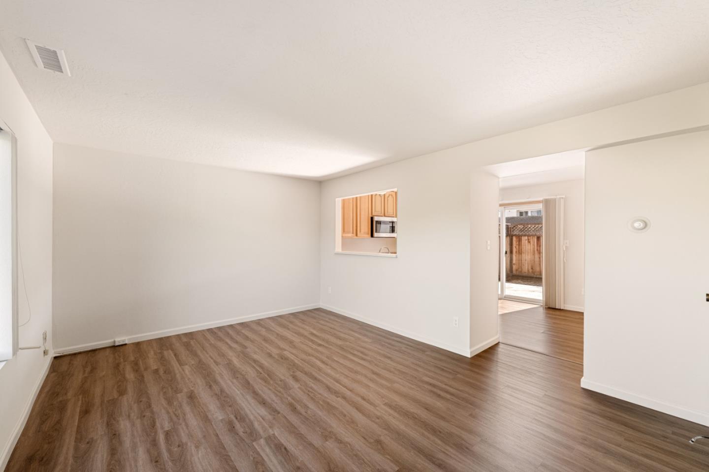 Detail Gallery Image 5 of 30 For 3137 Seacrest Ave #6,  Marina,  CA 93933 - 2 Beds | 1/1 Baths