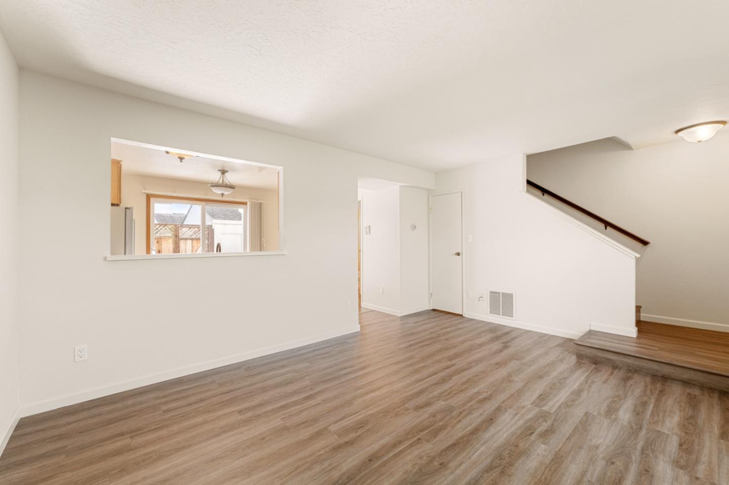 Detail Gallery Image 7 of 30 For 3137 Seacrest Ave #6,  Marina,  CA 93933 - 2 Beds | 1/1 Baths