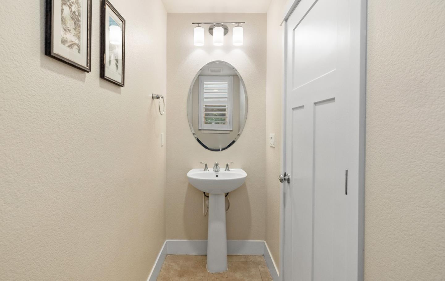 Detail Gallery Image 8 of 21 For 17727 Reynolds St, East Garrison,  CA 93933 - 3 Beds | 2/1 Baths