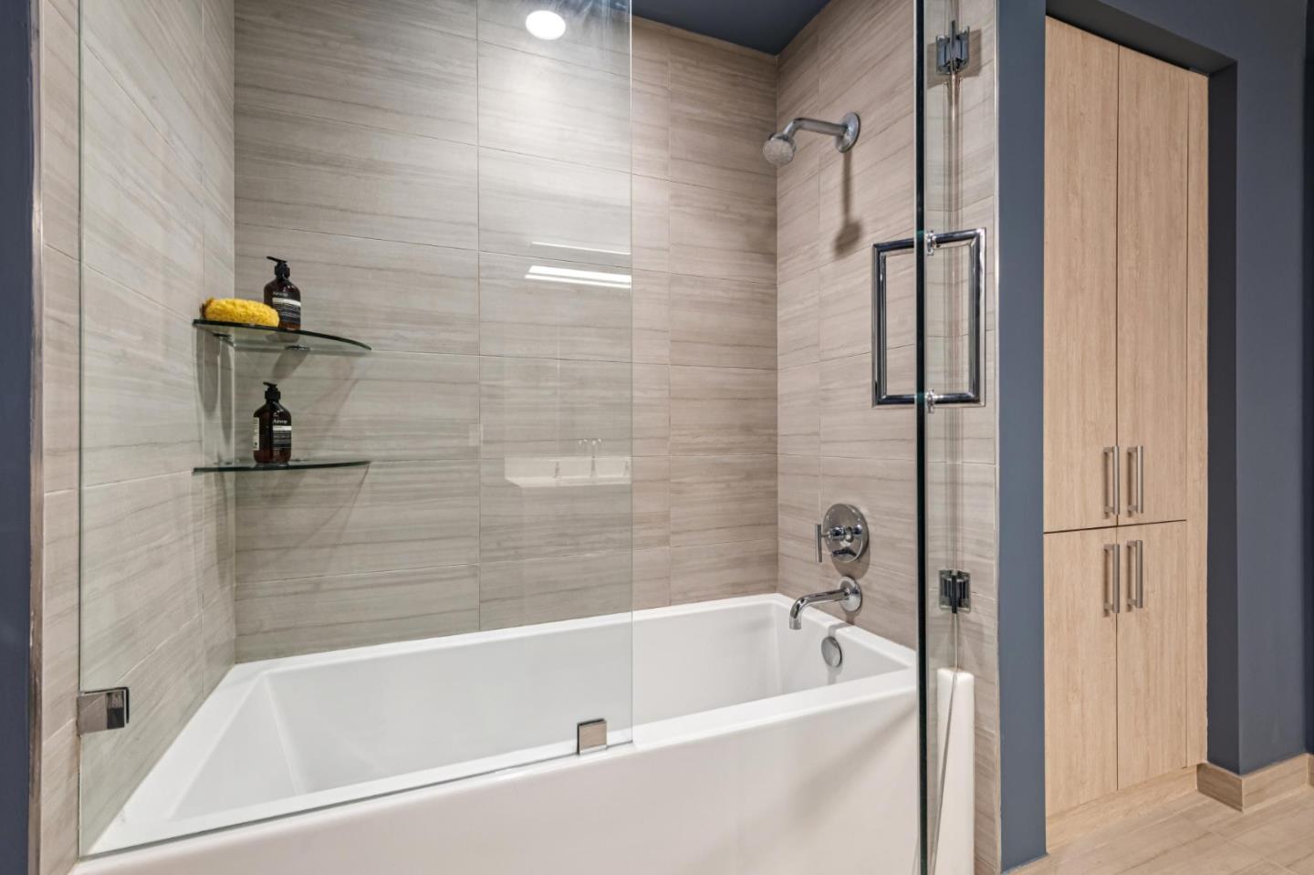 Detail Gallery Image 13 of 14 For 188 W Saint James St #10412,  San Jose,  CA 95110 - 2 Beds | 2 Baths