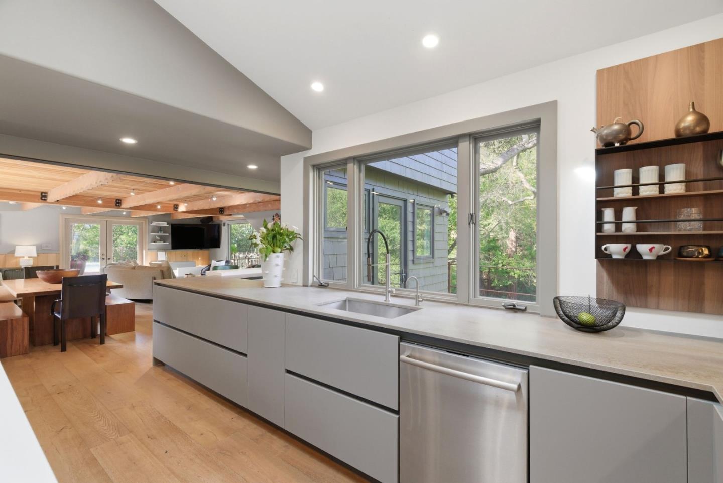 Detail Gallery Image 16 of 53 For 13651 Pierce Rd, Saratoga,  CA 95070 - 4 Beds | 3/1 Baths