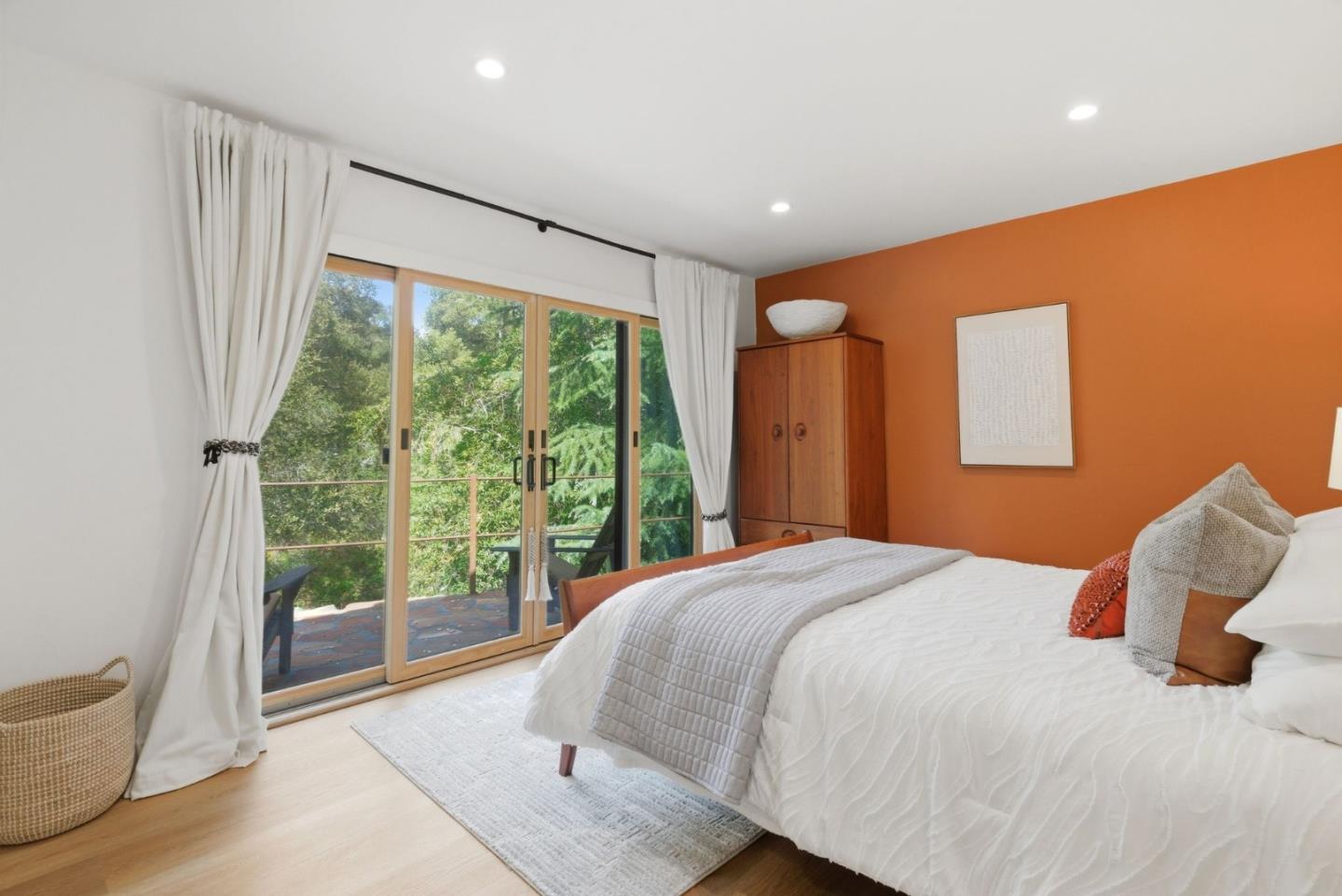 Detail Gallery Image 26 of 53 For 13651 Pierce Rd, Saratoga,  CA 95070 - 4 Beds | 3/1 Baths