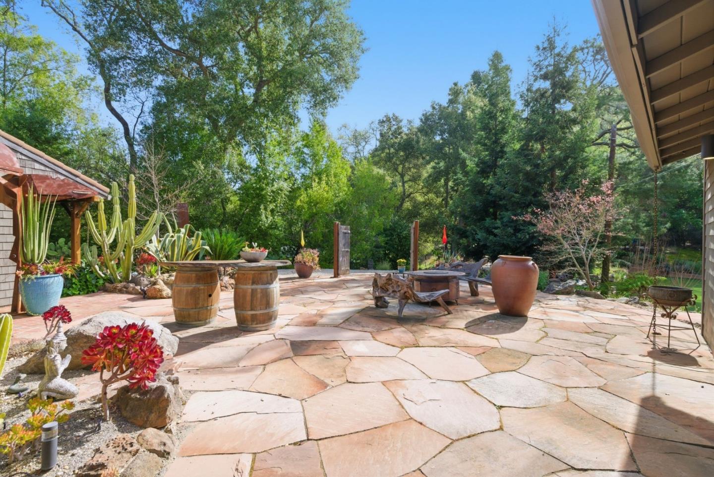 Detail Gallery Image 9 of 53 For 13651 Pierce Rd, Saratoga,  CA 95070 - 4 Beds | 3/1 Baths