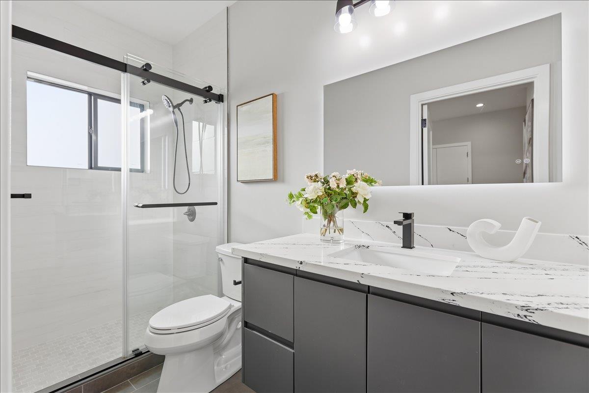 Detail Gallery Image 13 of 51 For 453 Arleta Ave, San Jose,  CA 95128 - 5 Beds | 5/1 Baths