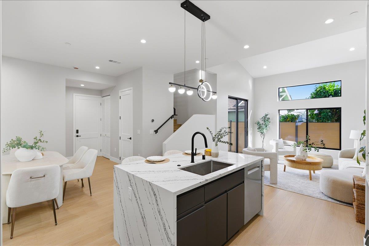 Detail Gallery Image 7 of 51 For 453 Arleta Ave, San Jose,  CA 95128 - 5 Beds | 5/1 Baths