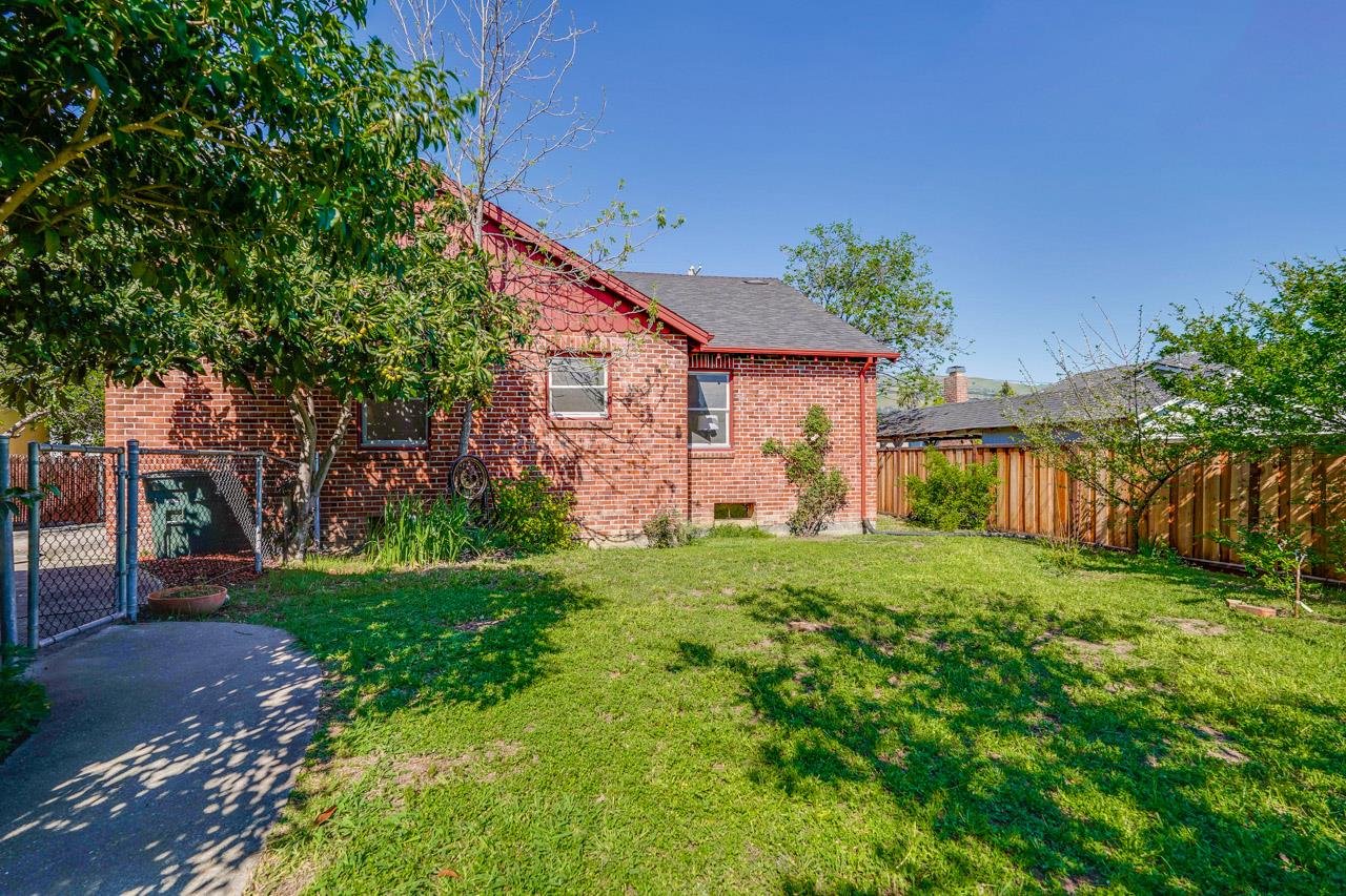 Detail Gallery Image 45 of 60 For 75 Marian Ln, San Jose,  CA 95127 - 3 Beds | 1 Baths
