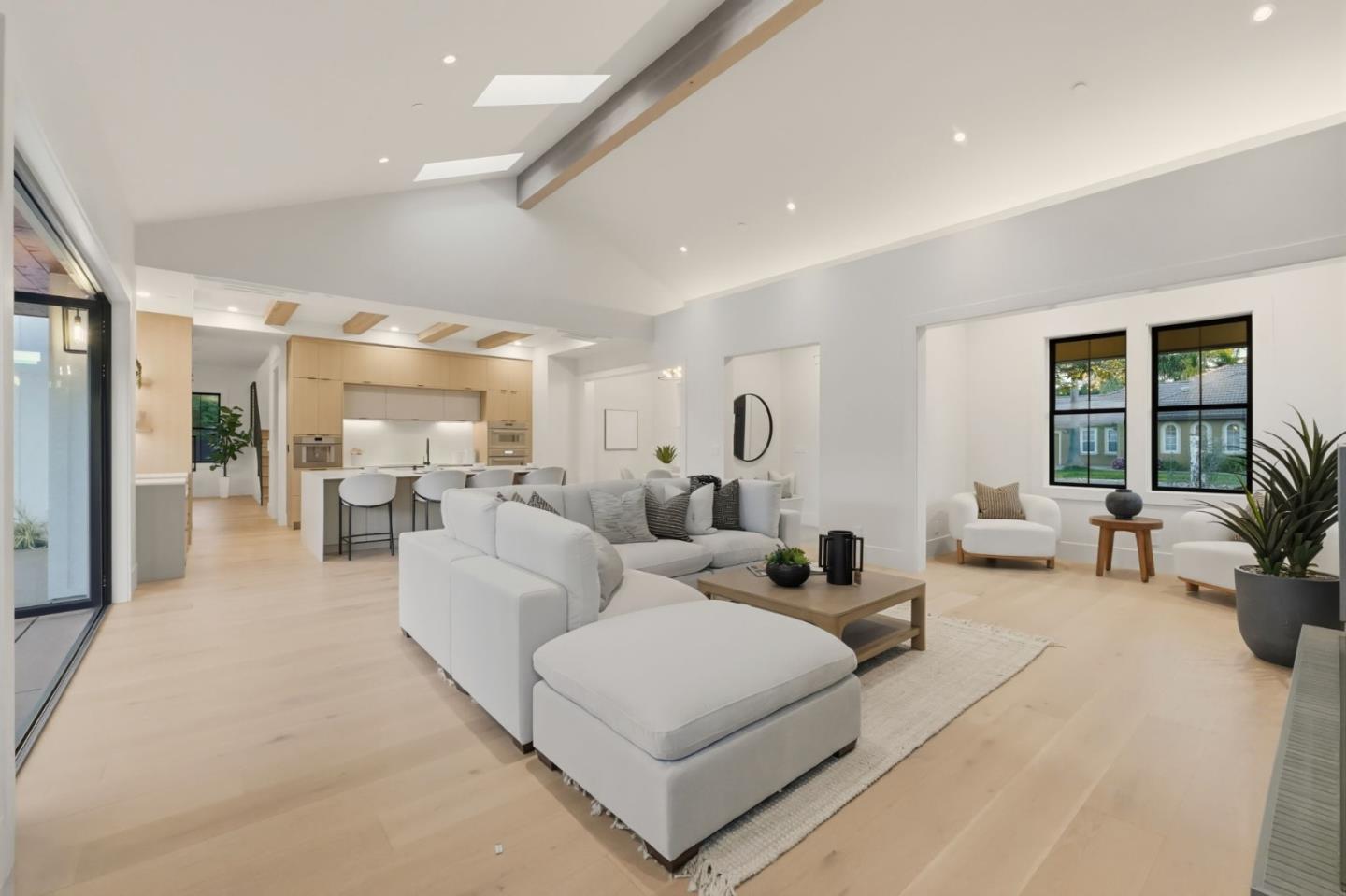 Detail Gallery Image 13 of 77 For 401 Dallas Dr, Campbell,  CA 95008 - 5 Beds | 3/1 Baths