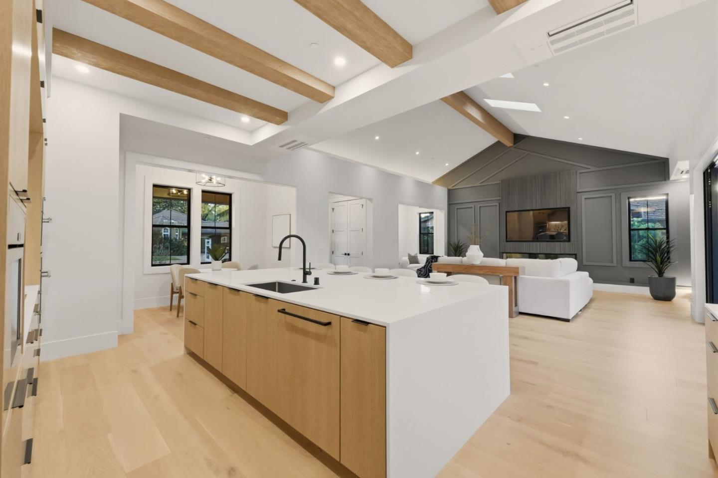 Detail Gallery Image 18 of 77 For 401 Dallas Dr, Campbell,  CA 95008 - 5 Beds | 3/1 Baths