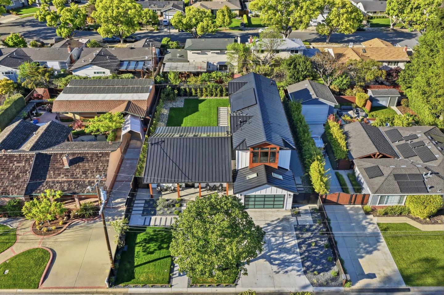 Detail Gallery Image 5 of 77 For 401 Dallas Dr, Campbell,  CA 95008 - 5 Beds | 3/1 Baths