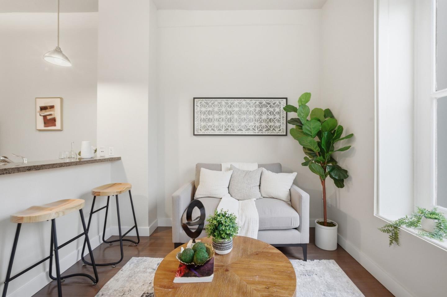 Front Image Thumbnail for ML82039692