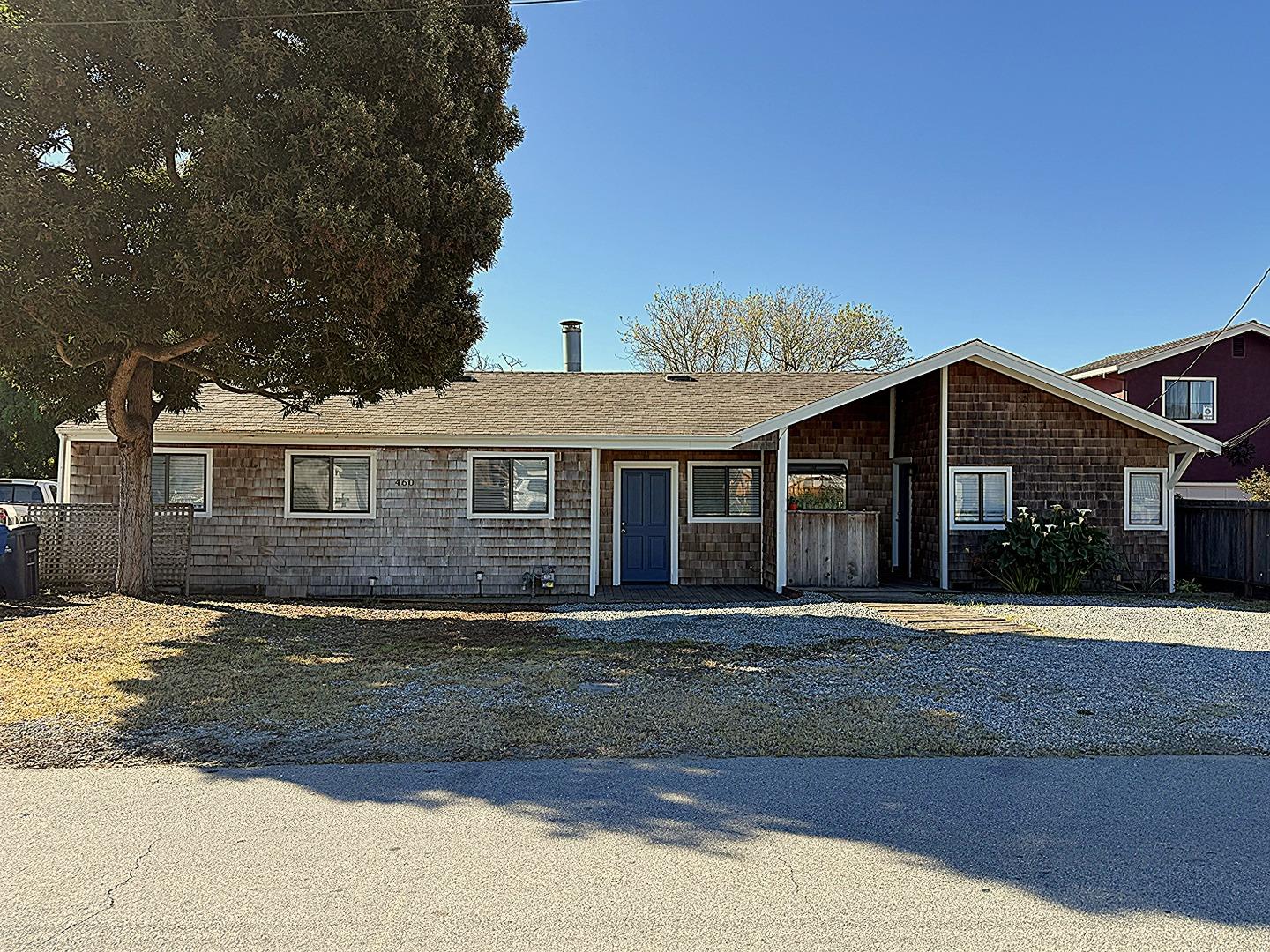Detail Gallery Image 2 of 32 For 460 Rodriguez St, Santa Cruz,  CA 95062 - 5 Beds | 2 Baths
