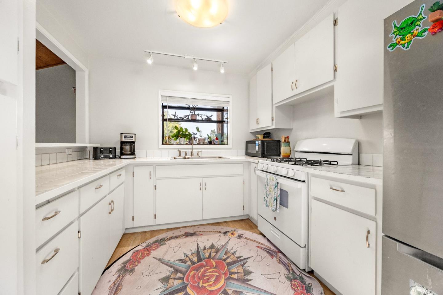 Detail Gallery Image 23 of 32 For 460 Rodriguez St, Santa Cruz,  CA 95062 - 5 Beds | 2 Baths