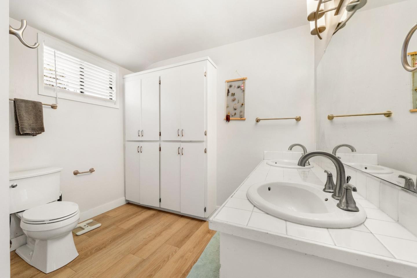 Detail Gallery Image 28 of 32 For 460 Rodriguez St, Santa Cruz,  CA 95062 - 5 Beds | 2 Baths