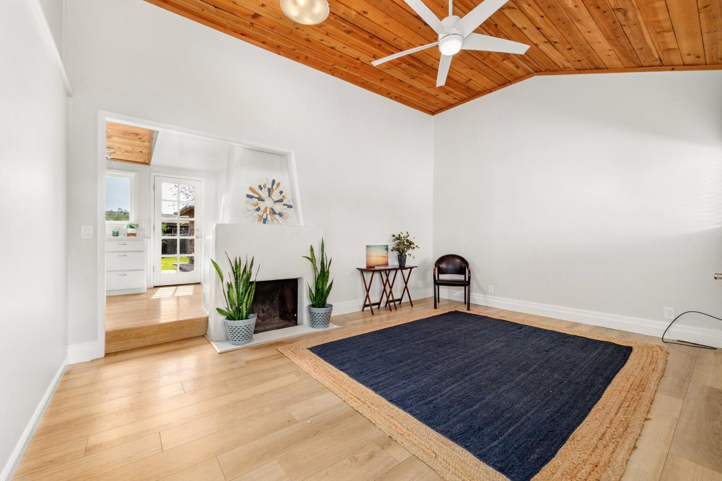 Detail Gallery Image 5 of 32 For 460 Rodriguez St, Santa Cruz,  CA 95062 - 5 Beds | 2 Baths