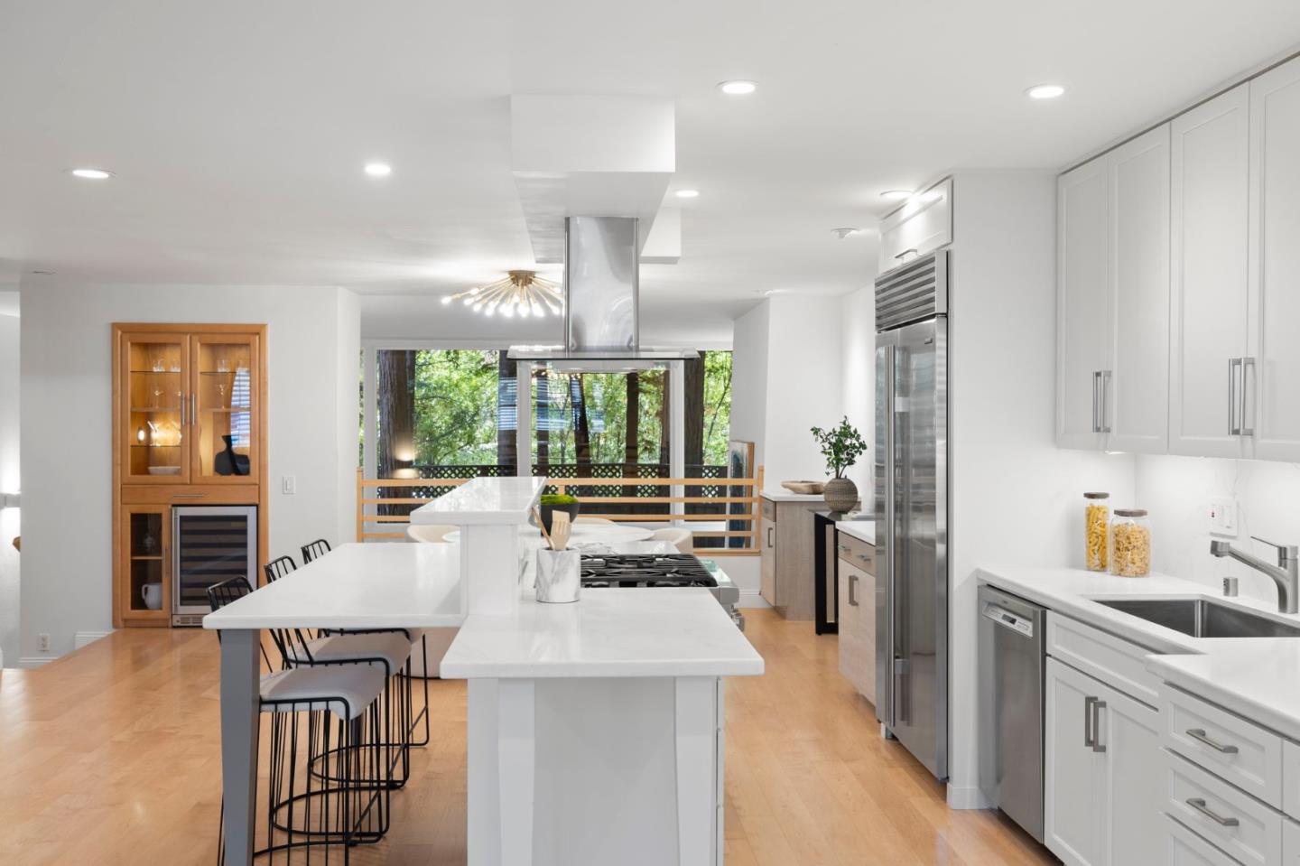 Detail Gallery Image 21 of 56 For 138 Stone Pine Ln, Menlo Park,  CA 94025 - 3 Beds | 2/1 Baths