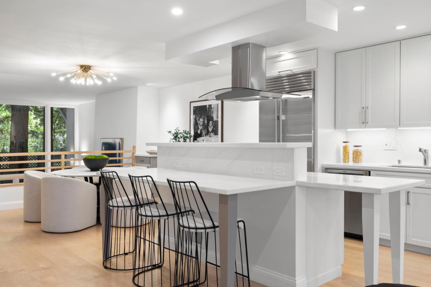 Detail Gallery Image 23 of 56 For 138 Stone Pine Ln, Menlo Park,  CA 94025 - 3 Beds | 2/1 Baths