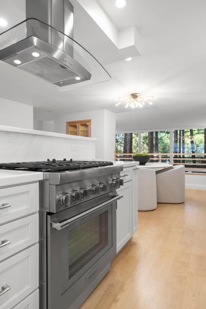 Detail Gallery Image 25 of 56 For 138 Stone Pine Ln, Menlo Park,  CA 94025 - 3 Beds | 2/1 Baths