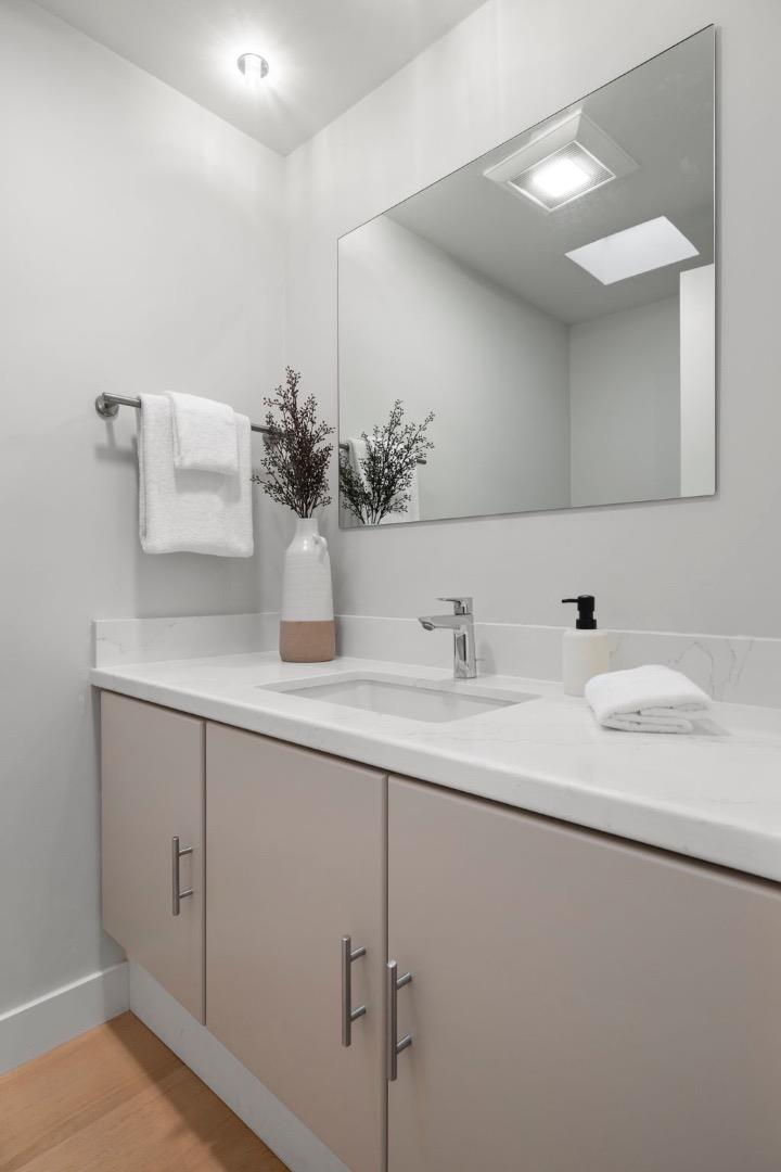 Detail Gallery Image 30 of 56 For 138 Stone Pine Ln, Menlo Park,  CA 94025 - 3 Beds | 2/1 Baths