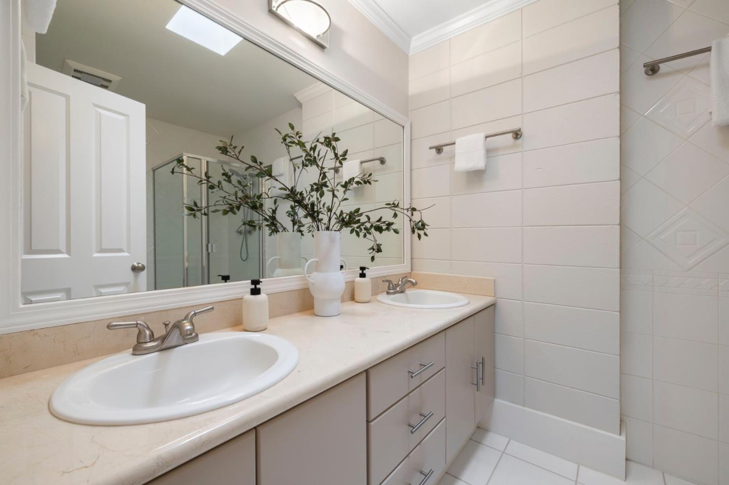 Detail Gallery Image 44 of 56 For 138 Stone Pine Ln, Menlo Park,  CA 94025 - 3 Beds | 2/1 Baths