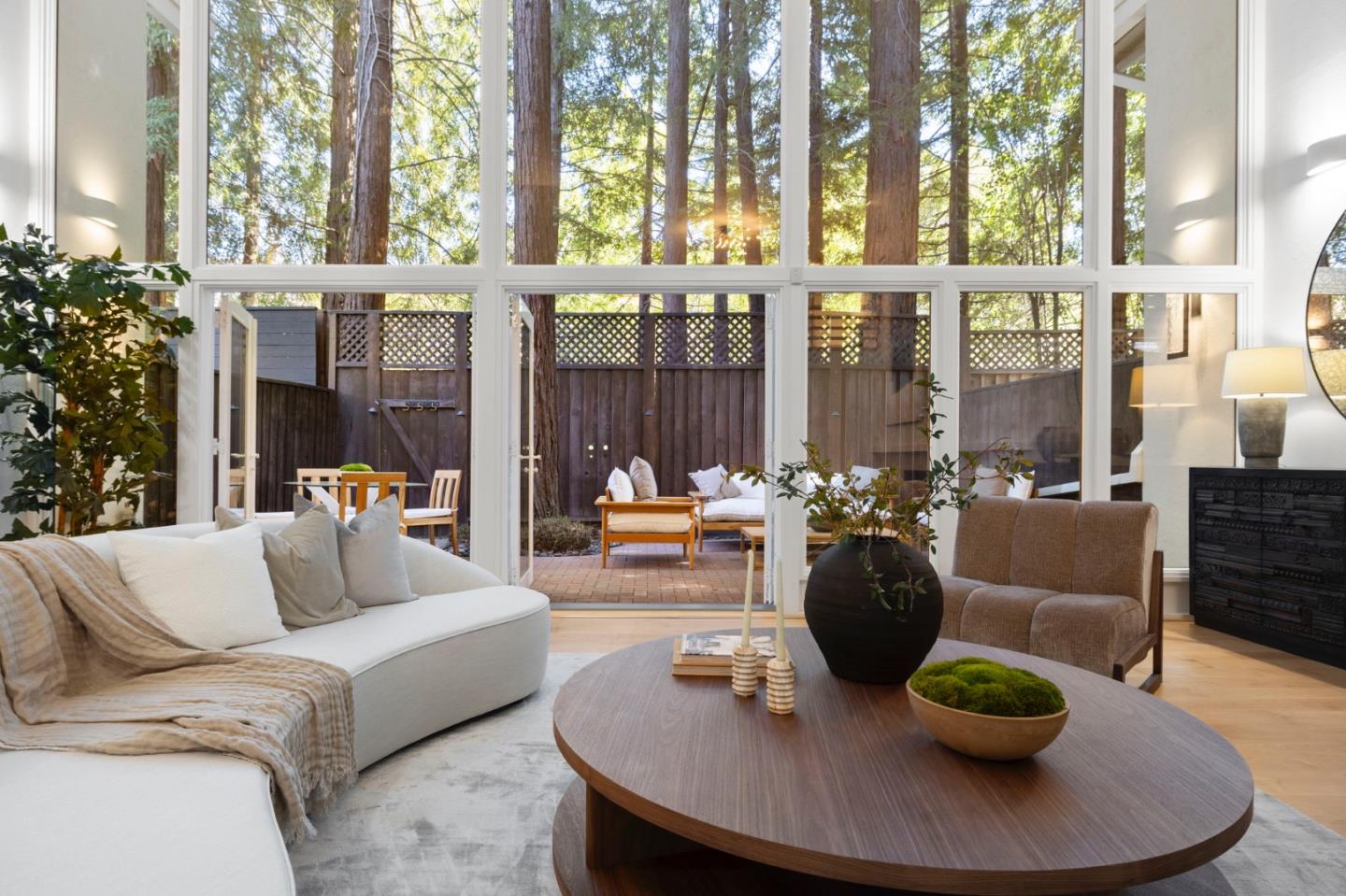 Detail Gallery Image 8 of 56 For 138 Stone Pine Ln, Menlo Park,  CA 94025 - 3 Beds | 2/1 Baths