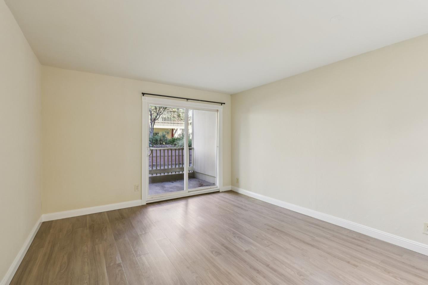 Detail Gallery Image 8 of 33 For 370 Imperial Way #118,  Daly City,  CA 94015 - 1 Beds | 1 Baths